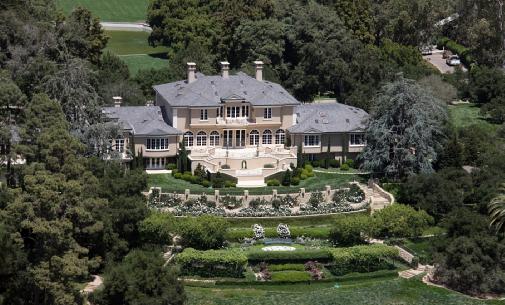 https://starmap.com/wp-content/uploads/2012/06/Oprah-Winfrey-House-Aerial-View.jpeg