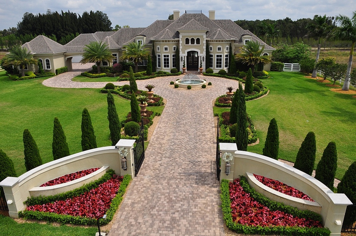 Hercules Star Dwayne Johnson The Rock 4 5M Golden Florida Estate   Dwayne Johnsons Florida Home 